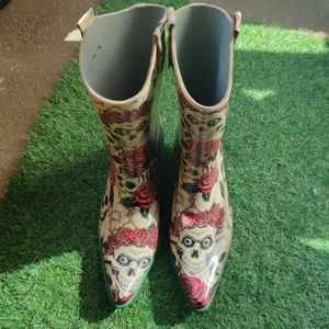 Cowboy rainboots
